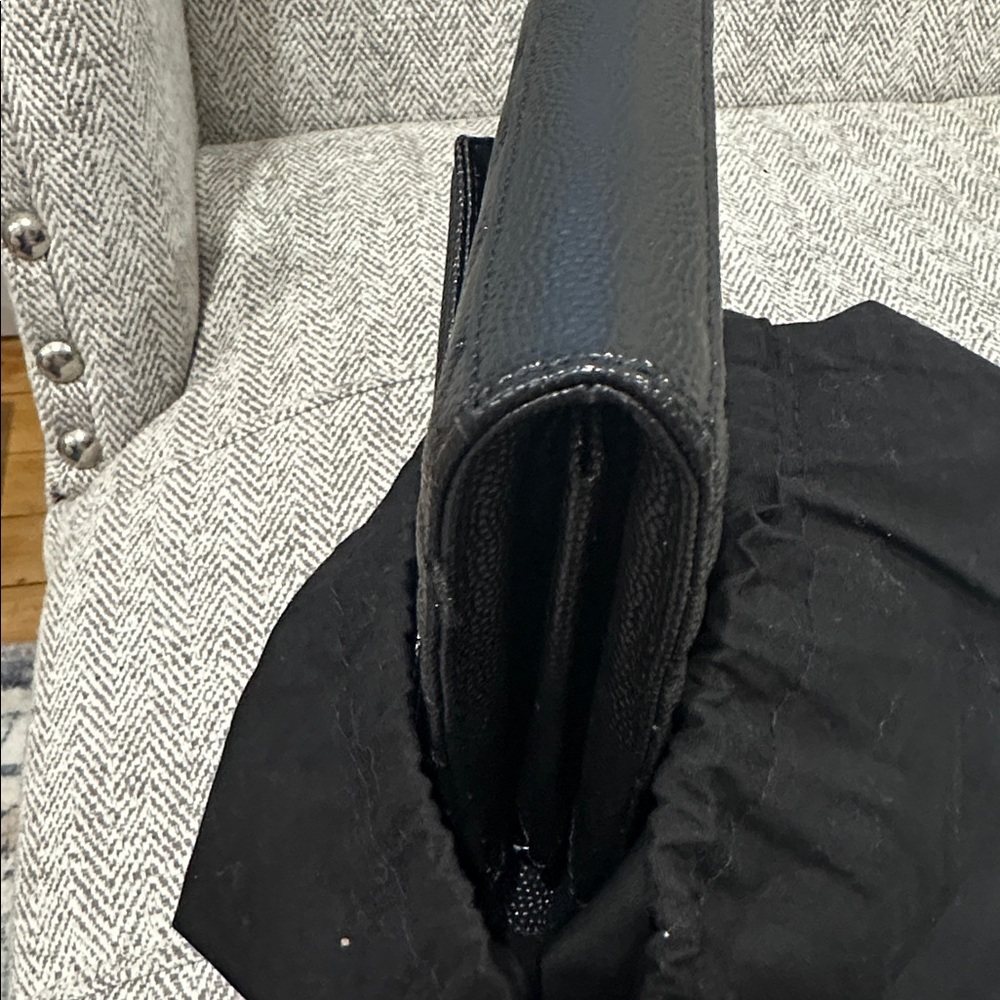 Yves Saint Laurent Black Shoulder Bag - Picture 6 of 13